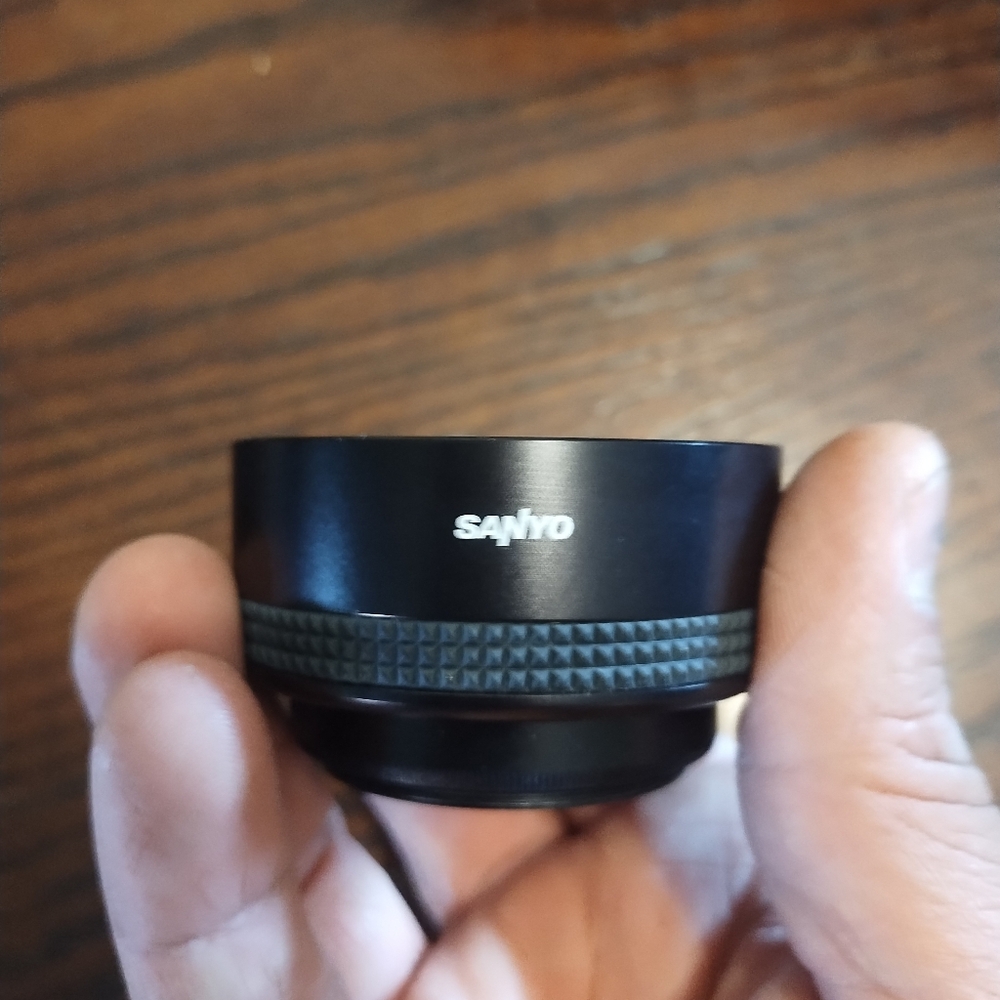 Xacti 1.6x Telephoto‎ Lens - Picture 2 of 4